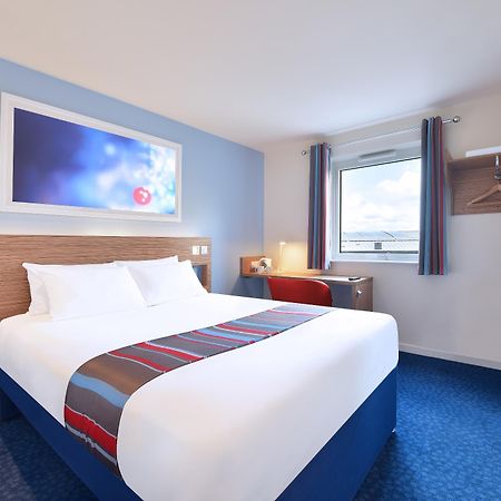 Ramada Encore Milton Keynes Exterior photo