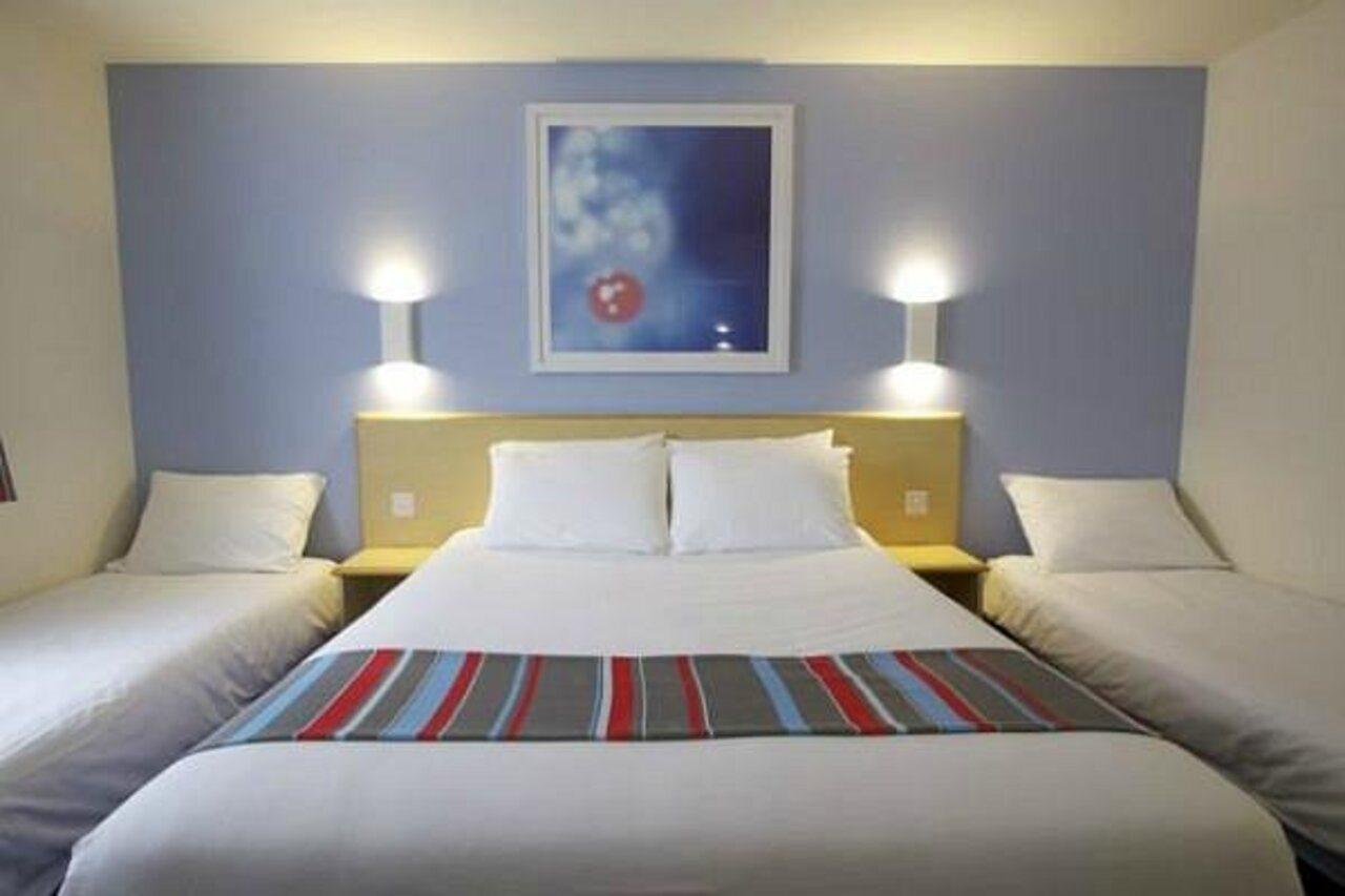 Ramada Encore Milton Keynes Exterior photo