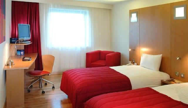 Ramada Encore Milton Keynes Room photo