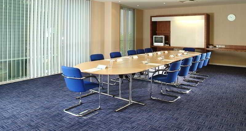 Ramada Encore Milton Keynes Exterior photo